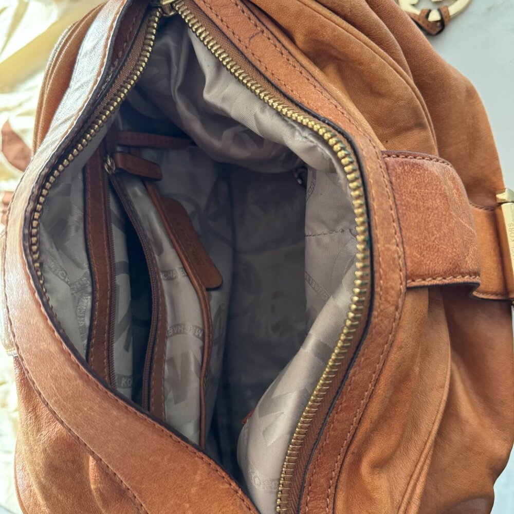 Authentic Michael Kors Satchel - image 4